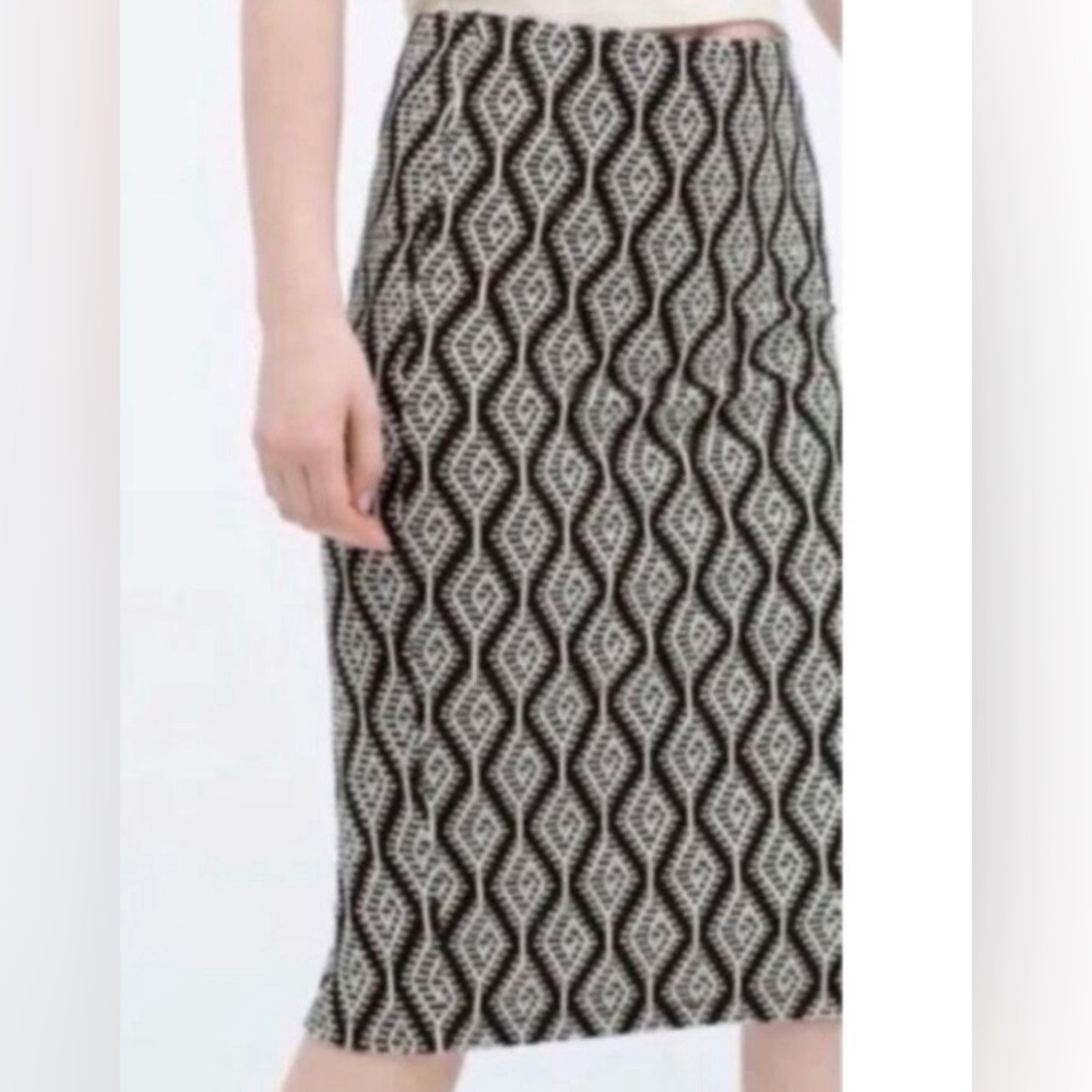 Zara black and white geometric pencil midi skirt size S